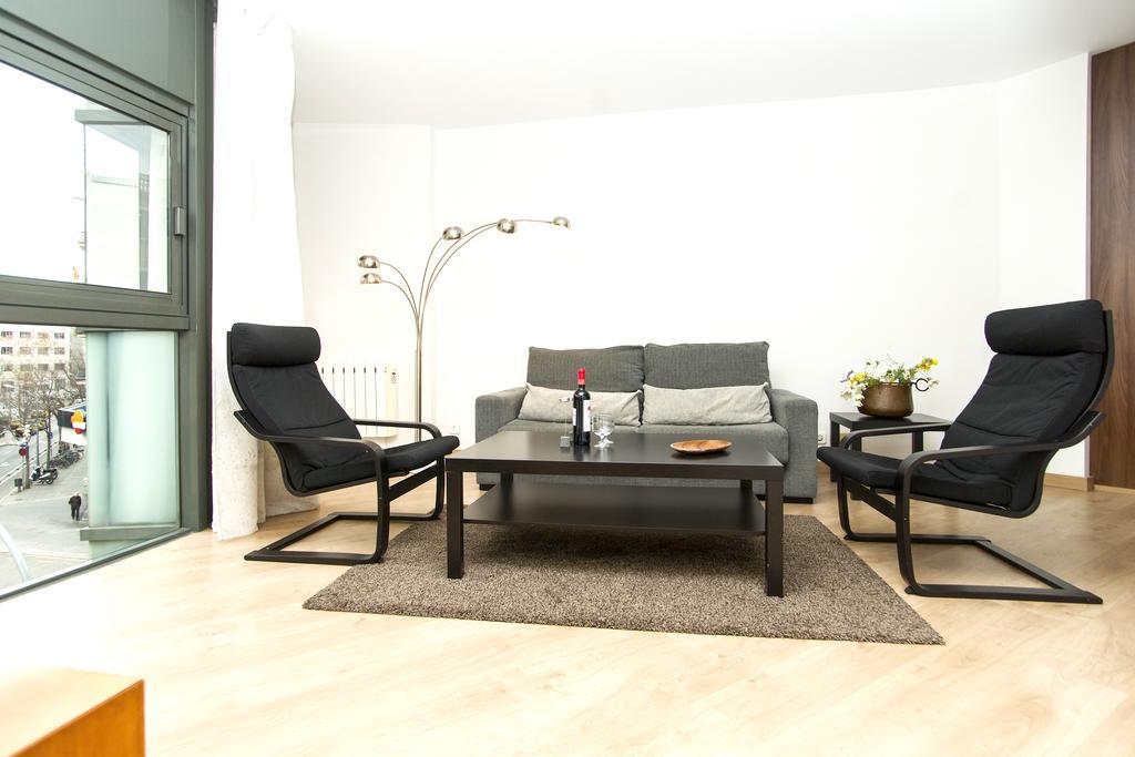 Bright Sagrada Familia Apartment